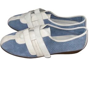 Easy Spirit true spirit women’s blue and white Velcro close suede shoes Size 7.5
